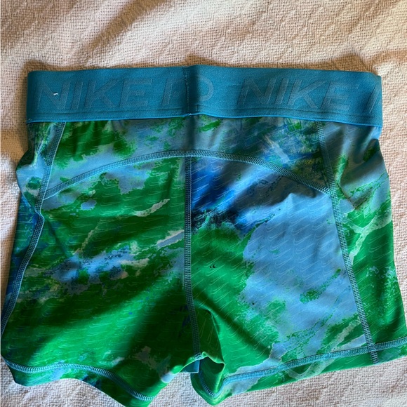 Nike Pro Athletic Shorts size M - Picture 4 of 6